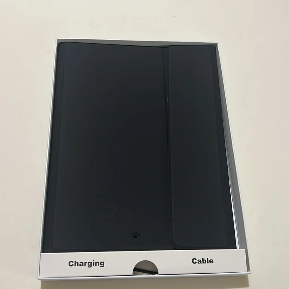 NWOT Wireless Keyboard case for Ipad
